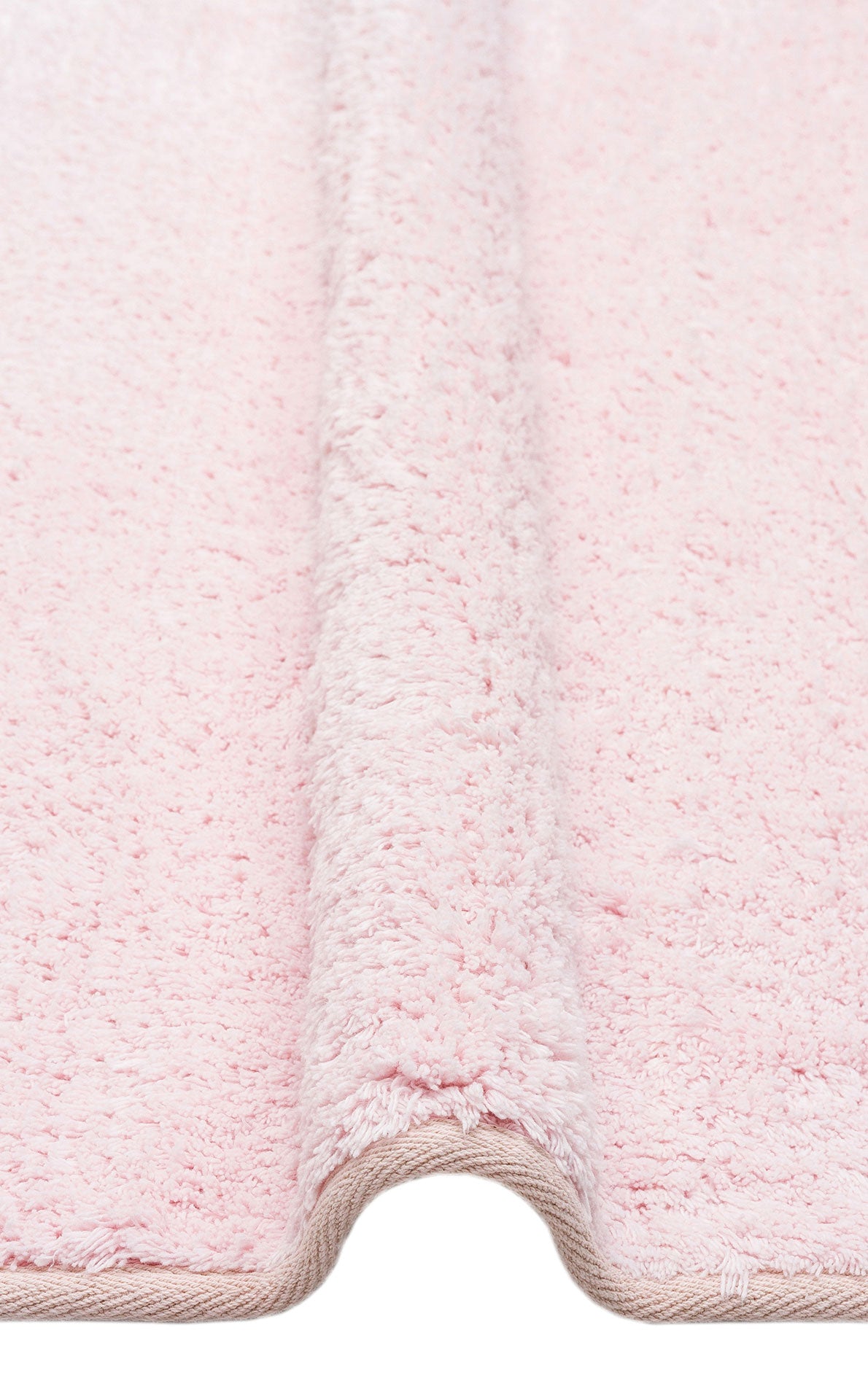 COTTON BOON CBN PLAIN POWDER bebek halısının yakın plan görünümü, geri dönüştürülmüş pamuktan yapılmış.