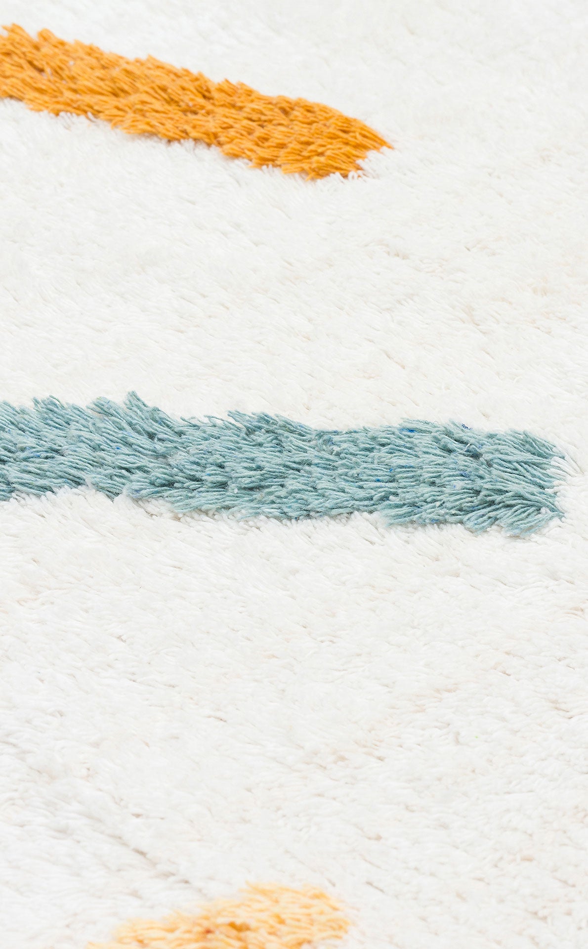 COTTON BOON XW CBN 03 MULTY XW, 15 mm hav yüksekliğiyle konforlu bir yüzey sunan yıkanabilir bebek halısı.