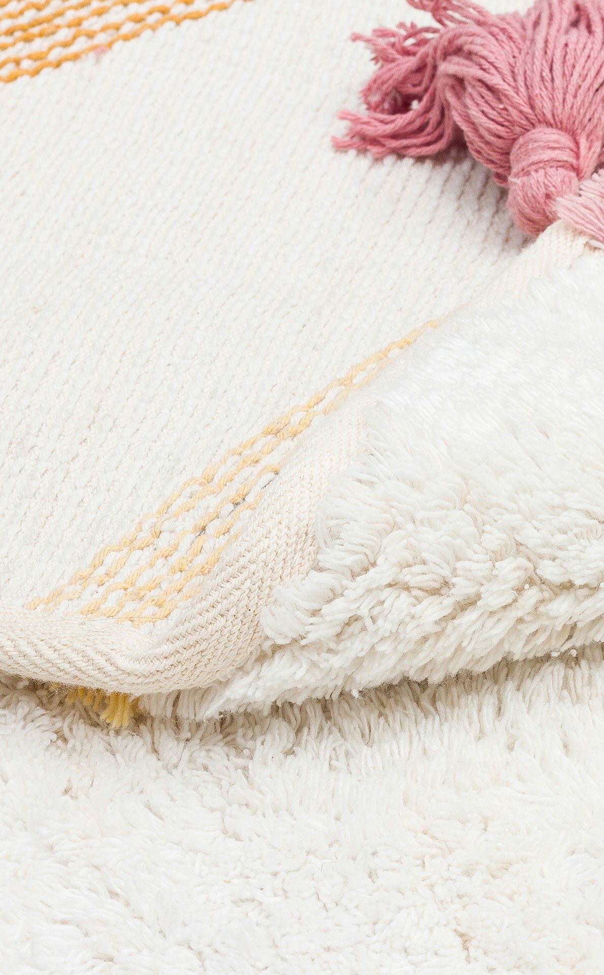 COTTON BOON XW CBN 03 MULTY XW yıkanabilir kaymaz tabanlı bebek halısı, hem pratik hem de şık tasarımıyla annelerin favorisi.