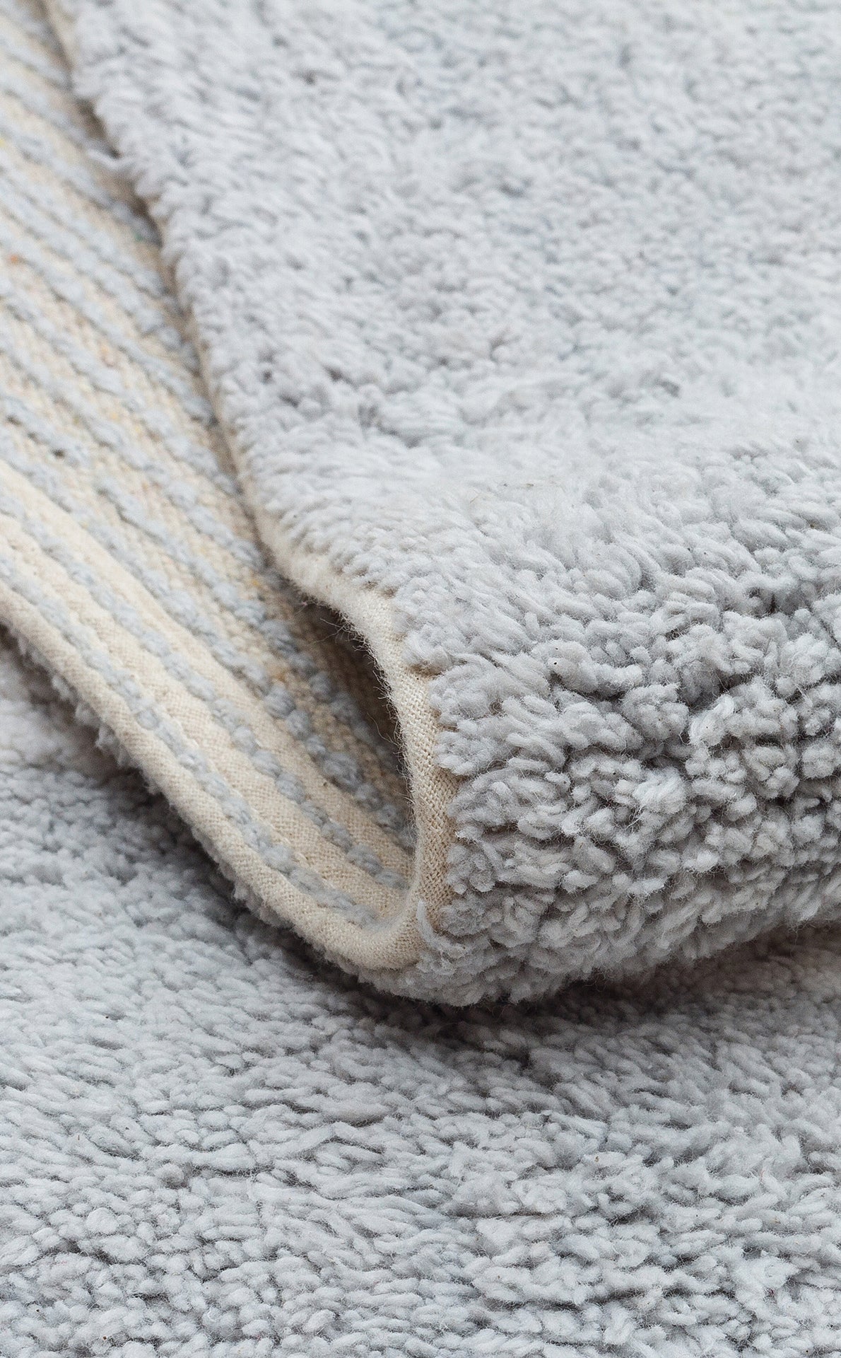 COTTON BOON XXW CBN 14 MULTY XXW Yıkanabilir Kaymaz Tabanlı Naturel Pamuk Bebek Halısı, geri dönüştürülmüş pamuktan üretilmiştir.