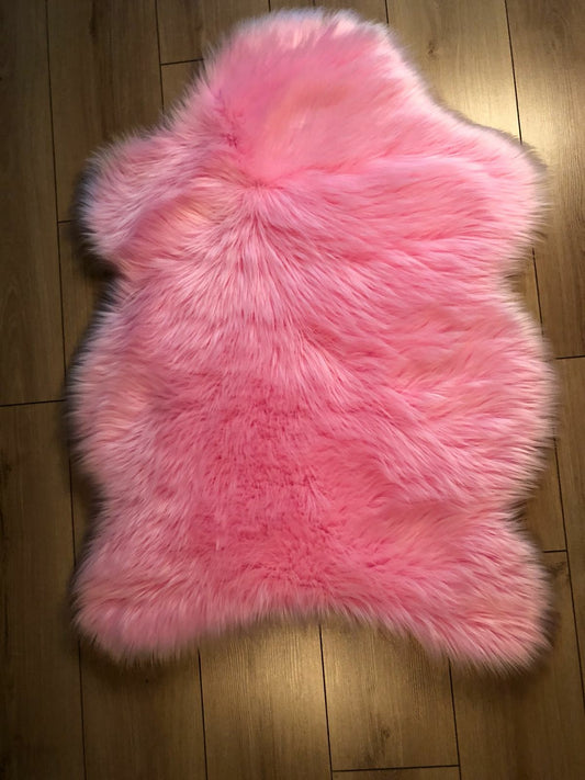 Halı Vagonu Pembe Renkli Uzun Tüylü Exclusive Post
