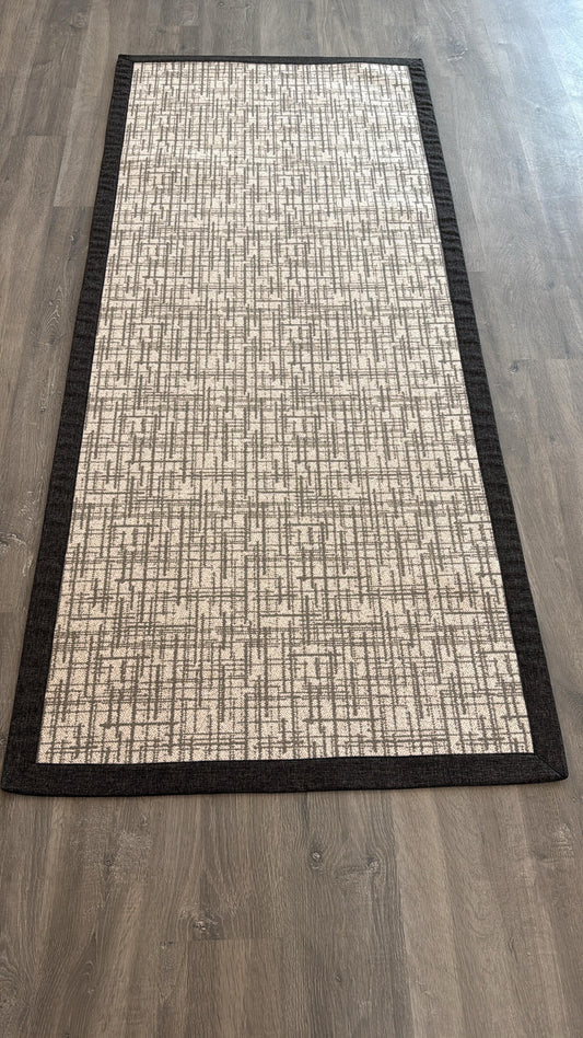 100 x 230 Kumaş Bordürlü Leke Tutmaz Kaymaz Taban Özel Tasarım Halı